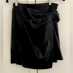 Club Monaco black imitation leather skirt size 0